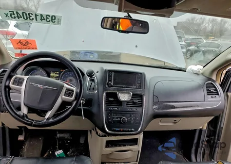 2014 Chrysler Town & Country Touring from USA, damaged, VIN 2C4RC1BG3ER383007